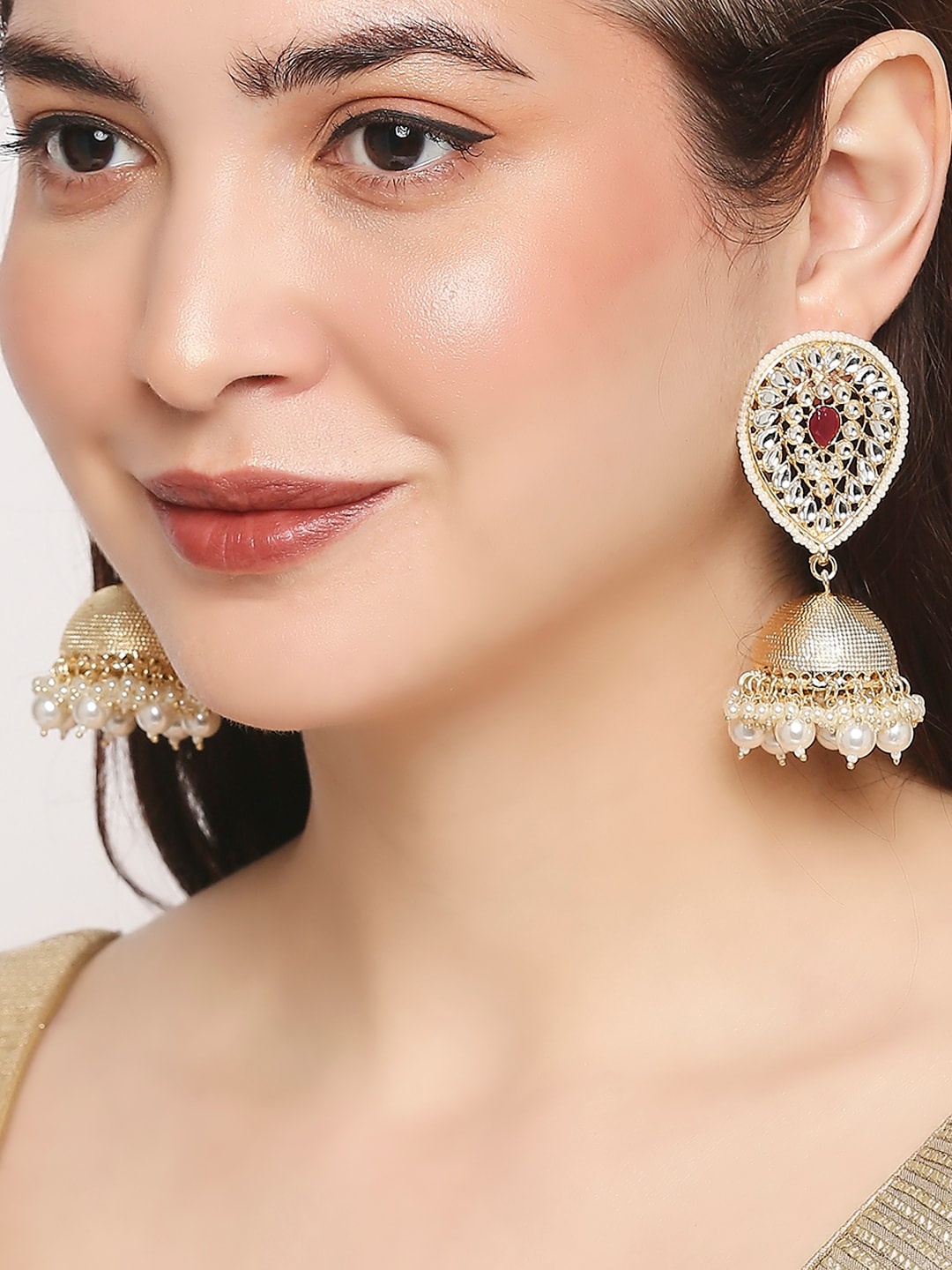 

OOMPH Gold-Toned Kundan Studded & Pearl Beaded Dome Shaped Jhumkas Earrings