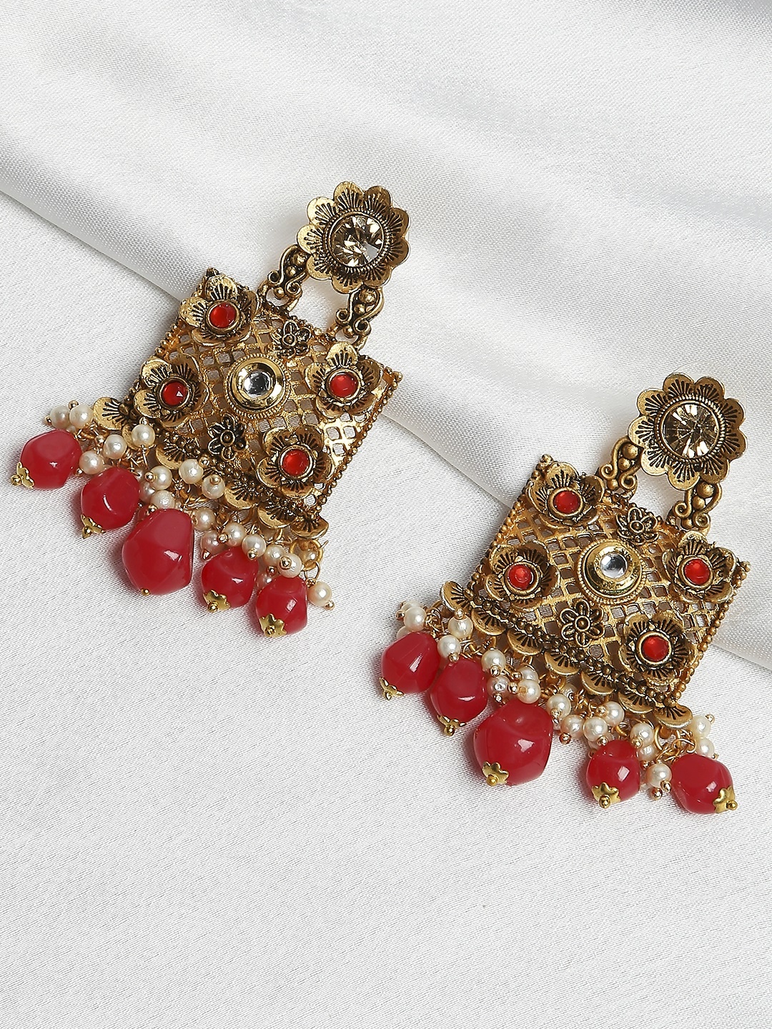

OOMPH Red & White Gold Plated Floral Drop Earrings