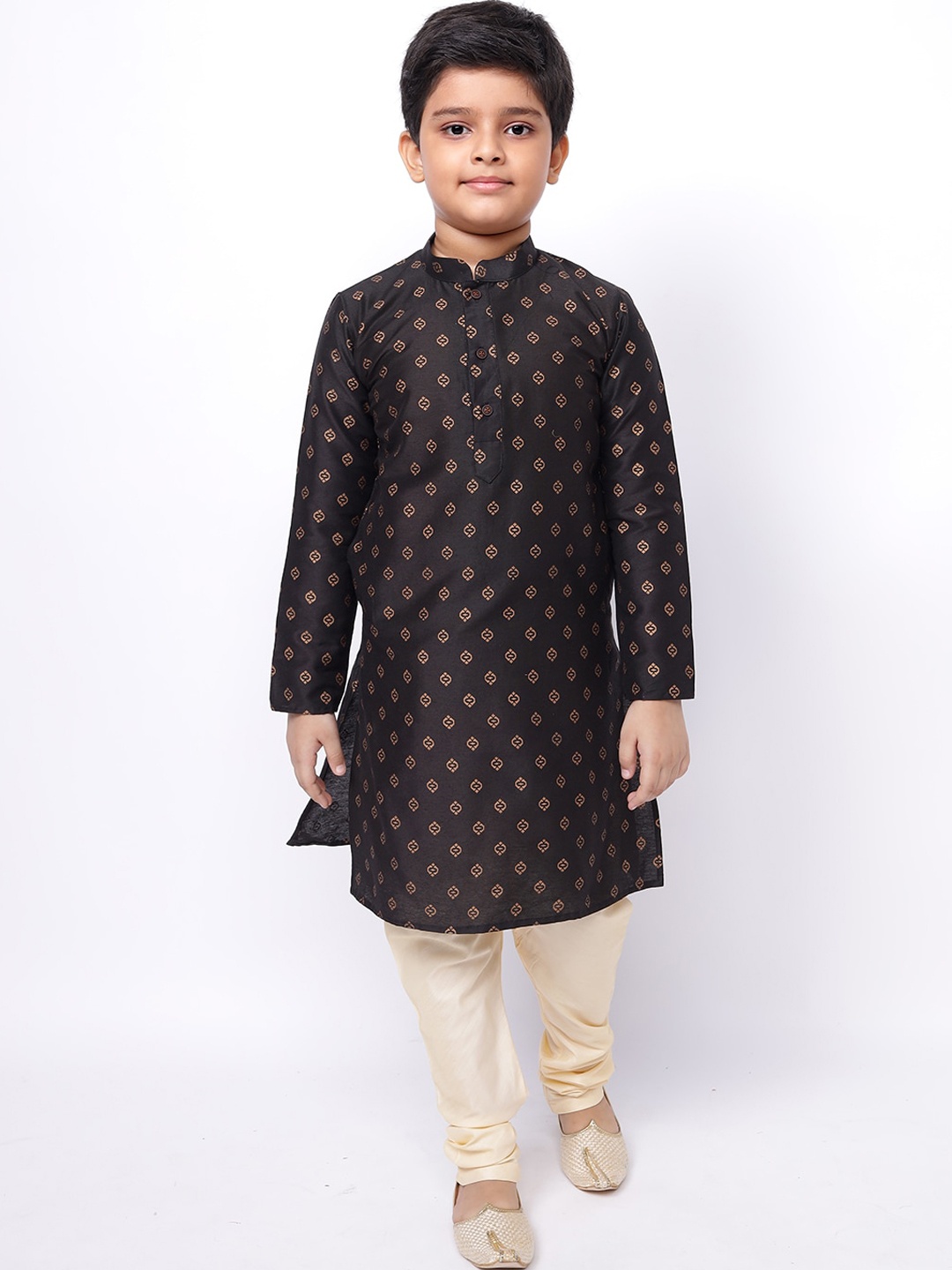 

NAMASKAR Boys Silk Blend Printed Kurta, Black