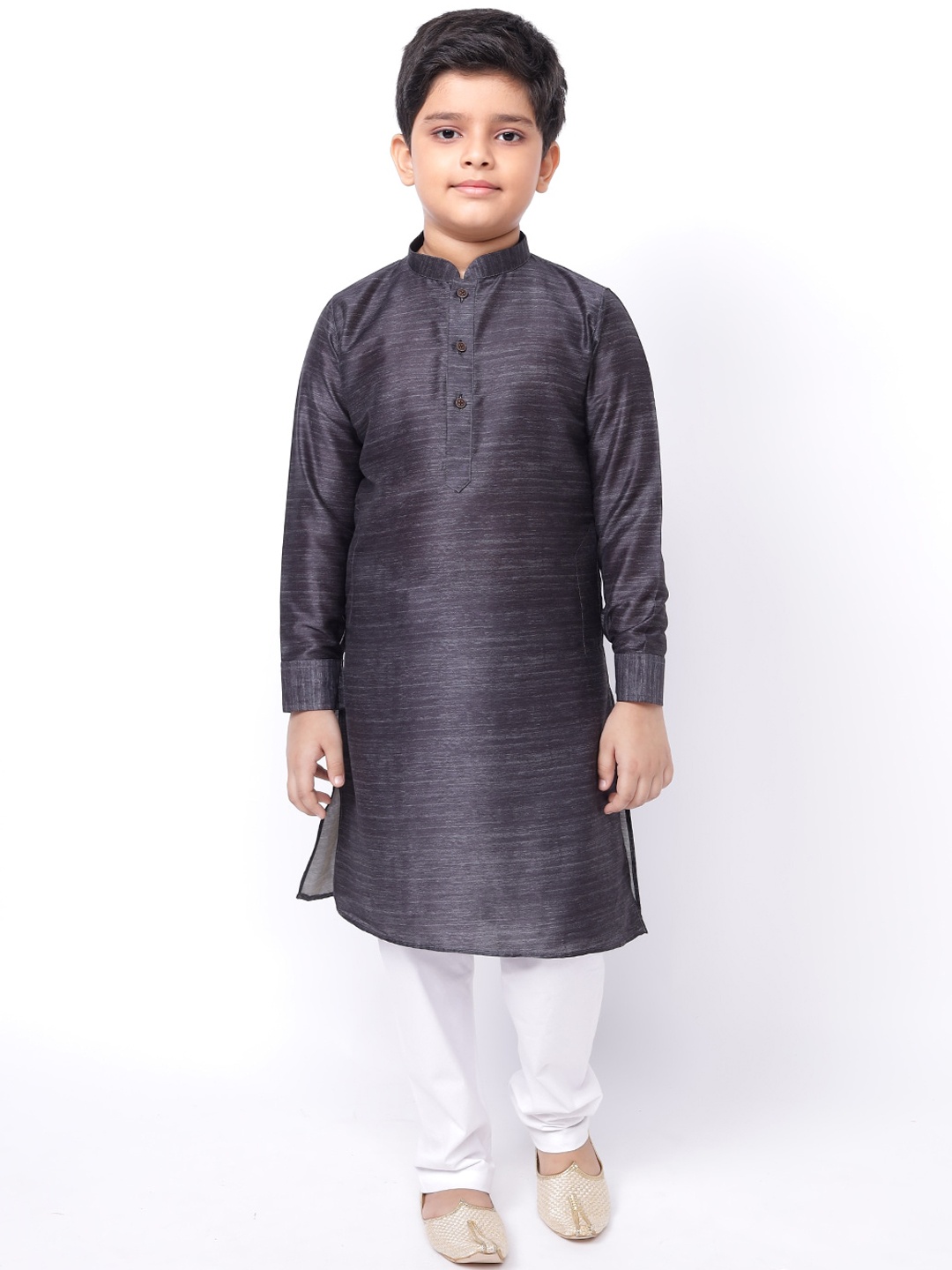 

NAMASKAR Boys Silk Blend Solid Kurta, Black