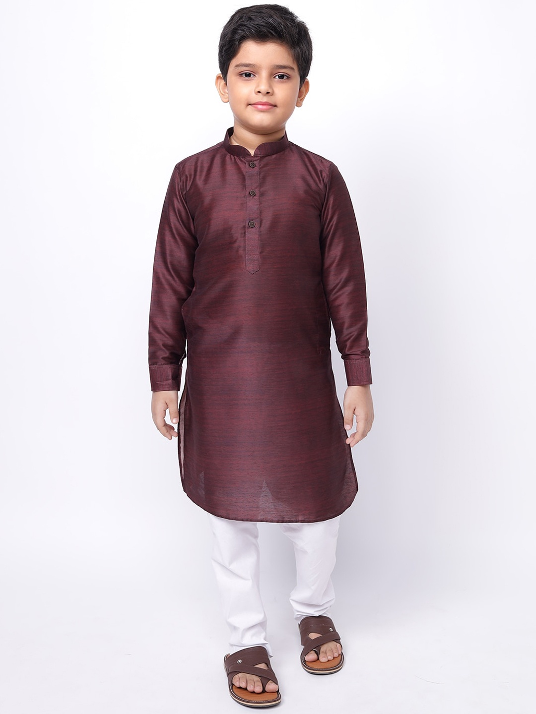 

NAMASKAR Boys Solid Silk Blend Kurta, Maroon