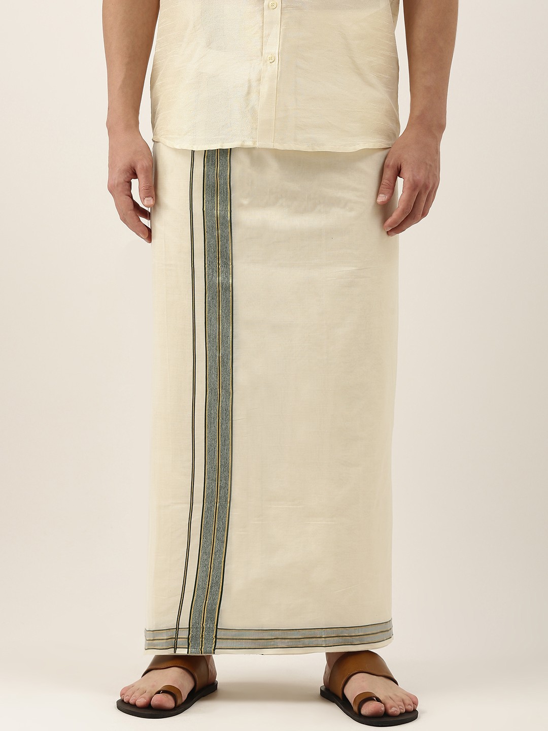 

THANGAMAGAN Men Off-White Solid Pure Cotton Dhoti With Green Border
