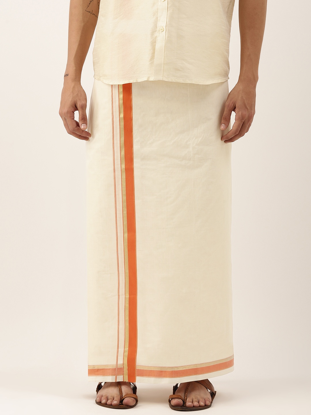

THANGAMAGAN Men Off-White Solid Pure Cotton Dhoti With Orange Border