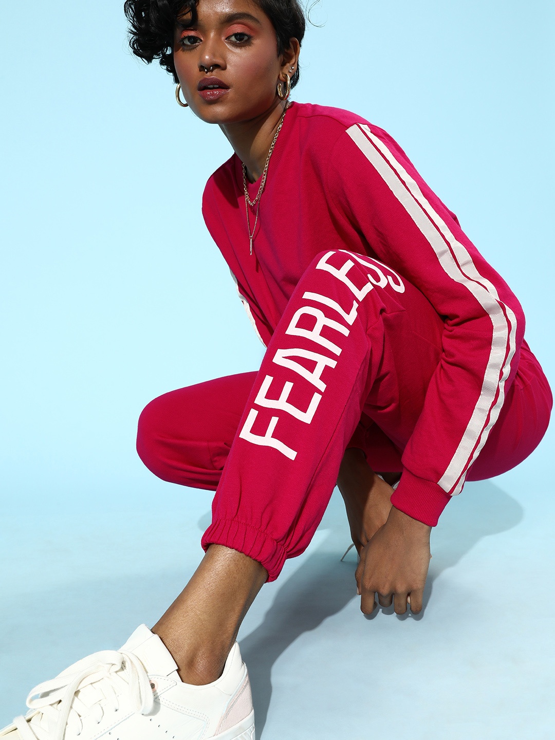 

SASSAFRAS Women Fuchsia Typography FEARLESS Printed Joggers
