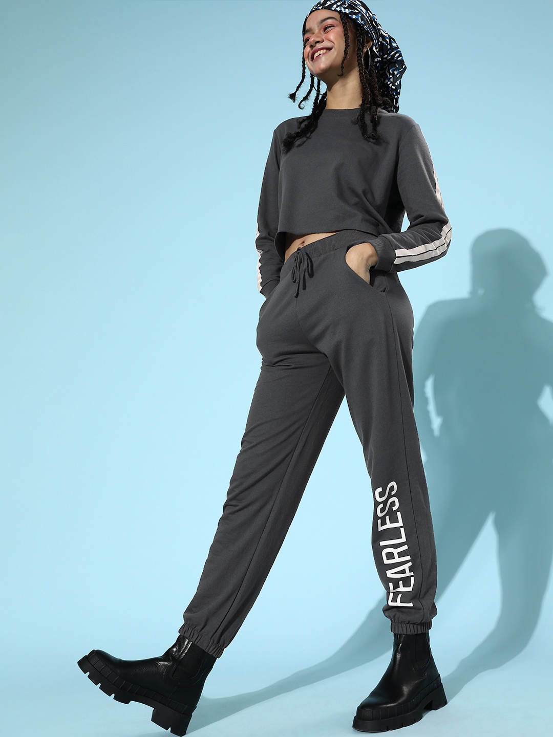 

SASSAFRAS Women Charcoal Grey FEARLESS Print Joggers
