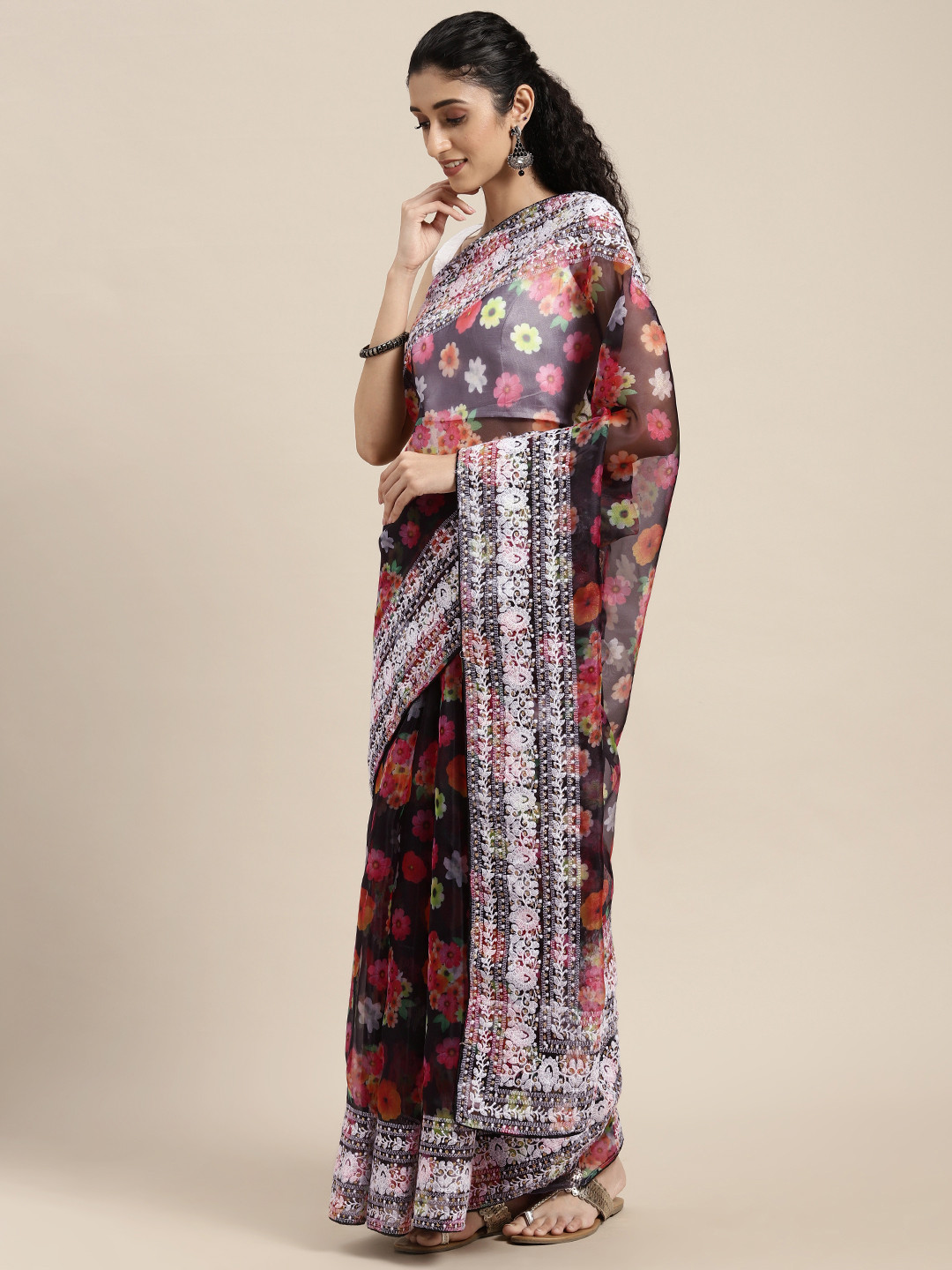 

VASTRANAND Black Floral Embroidered Organza Saree