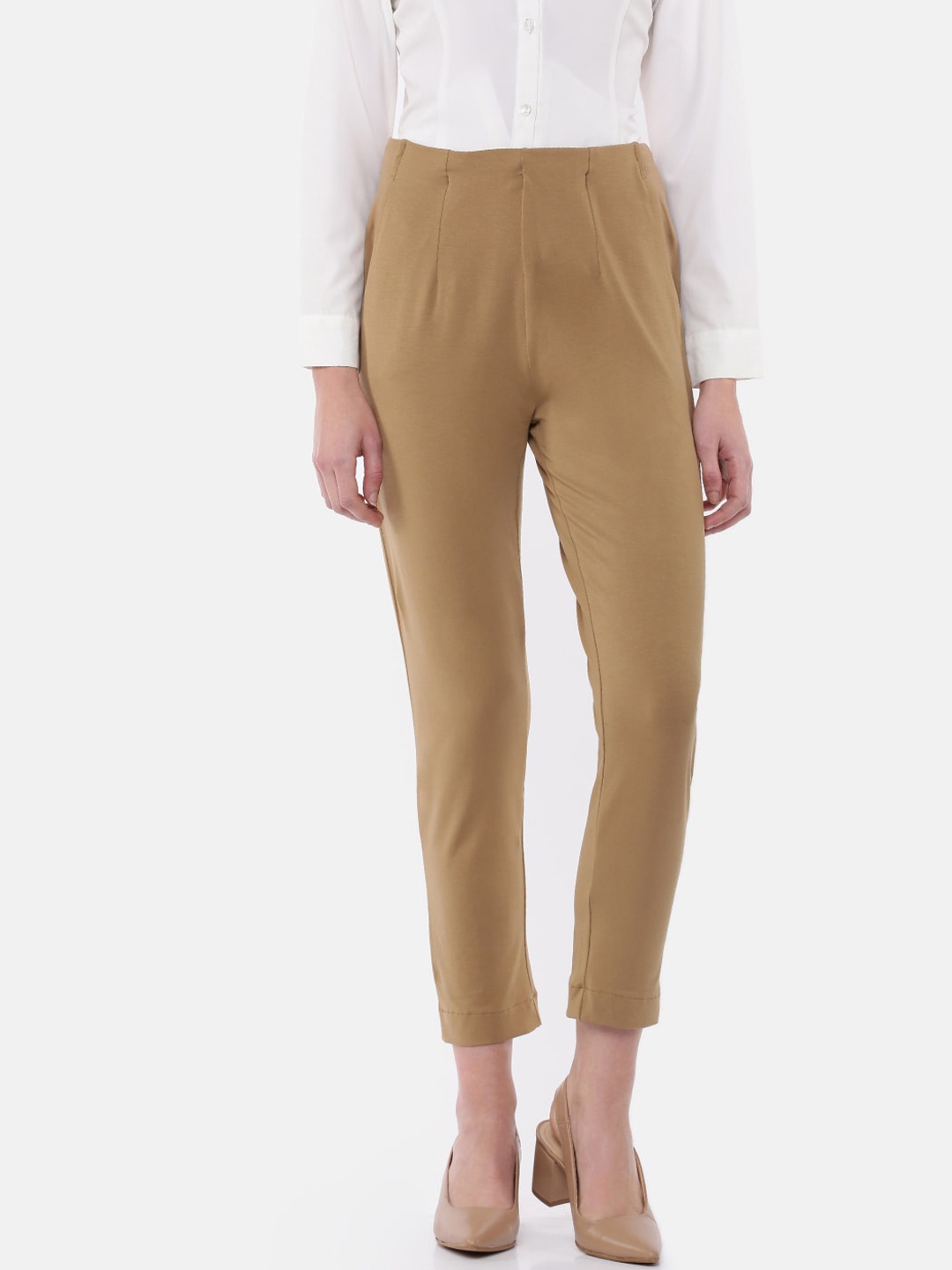 

De Moza Women Beige Straight Fit Pleated Trousers