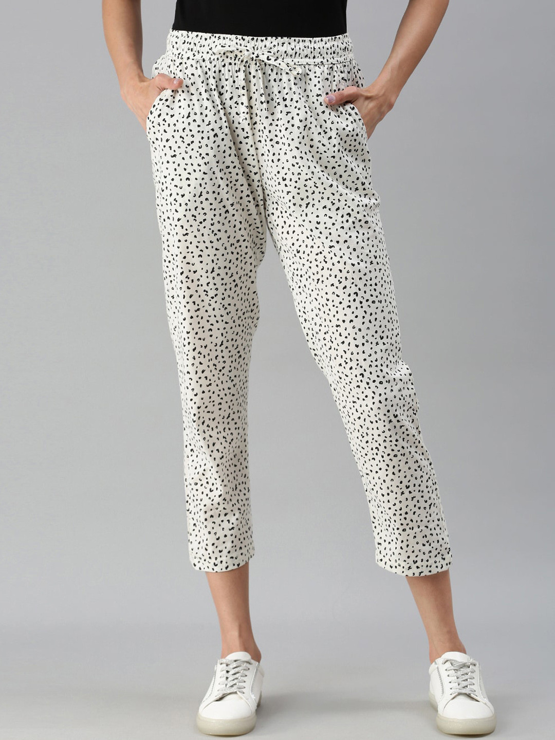 

De Moza Women White & Black Printed Straight Fit Trousers