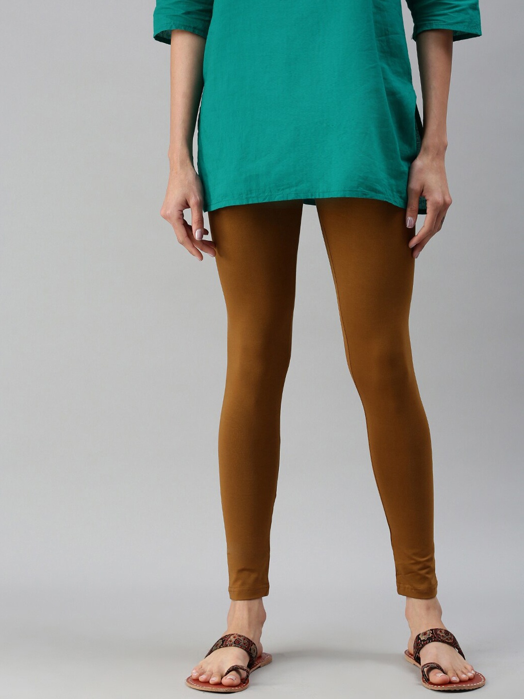 

De Moza Women Brown Solid Cotton Ankle-Length Leggings