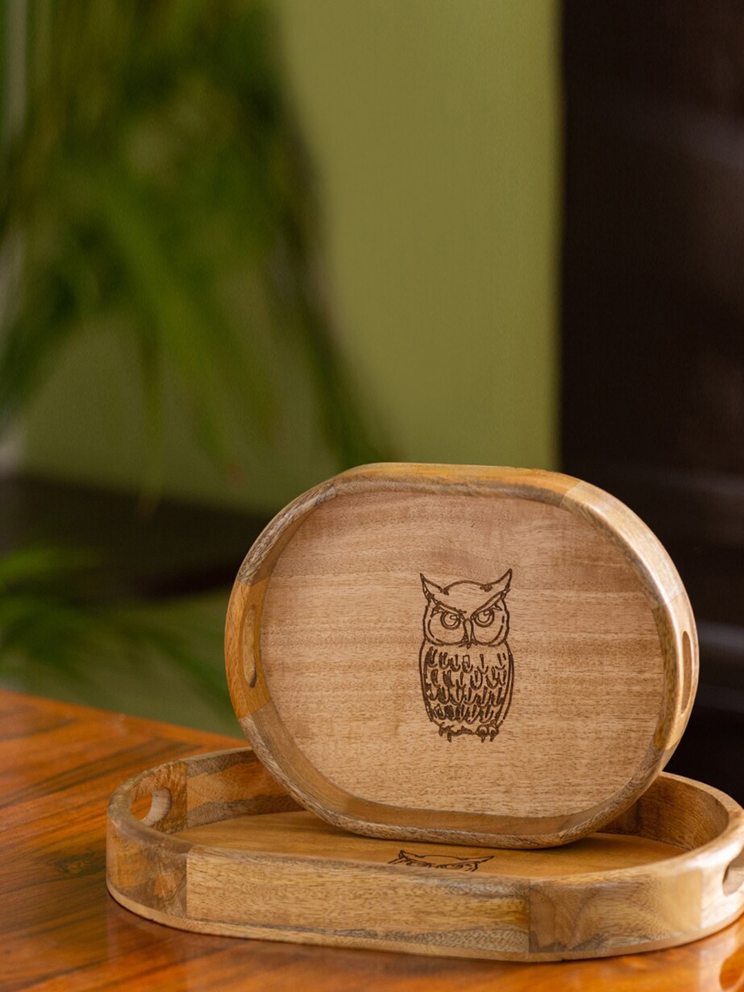 

ExclusiveLane Set Of 2 Brown Patterned Handcrafted Wooden Tray