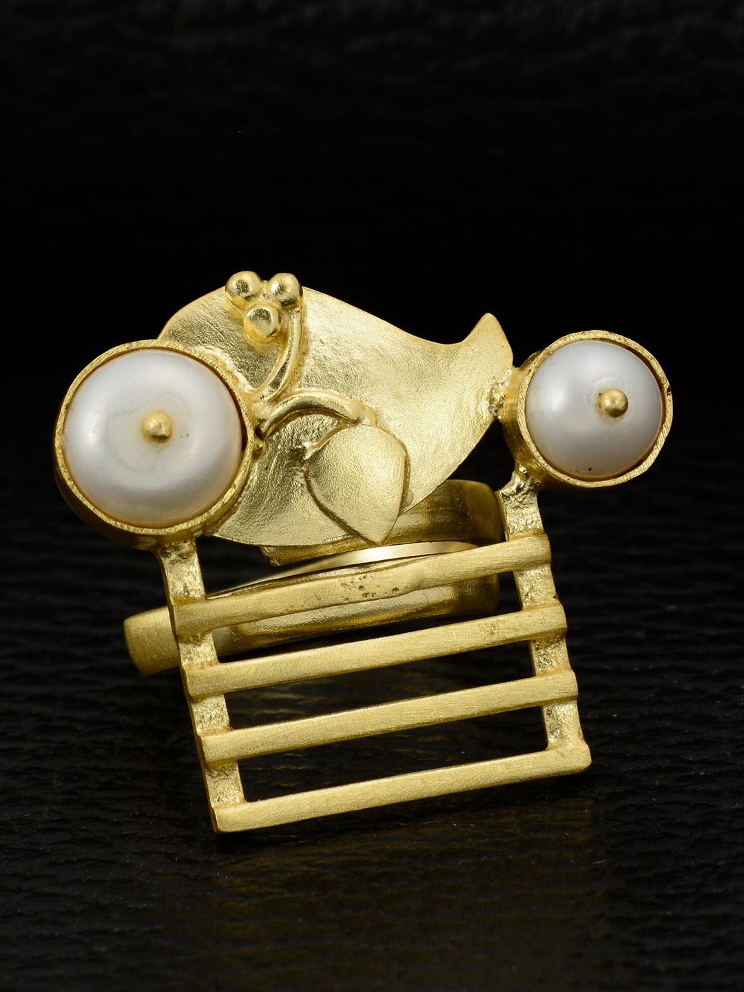 

Silgo Gold-Plated White Stone-Studded Finger Ring