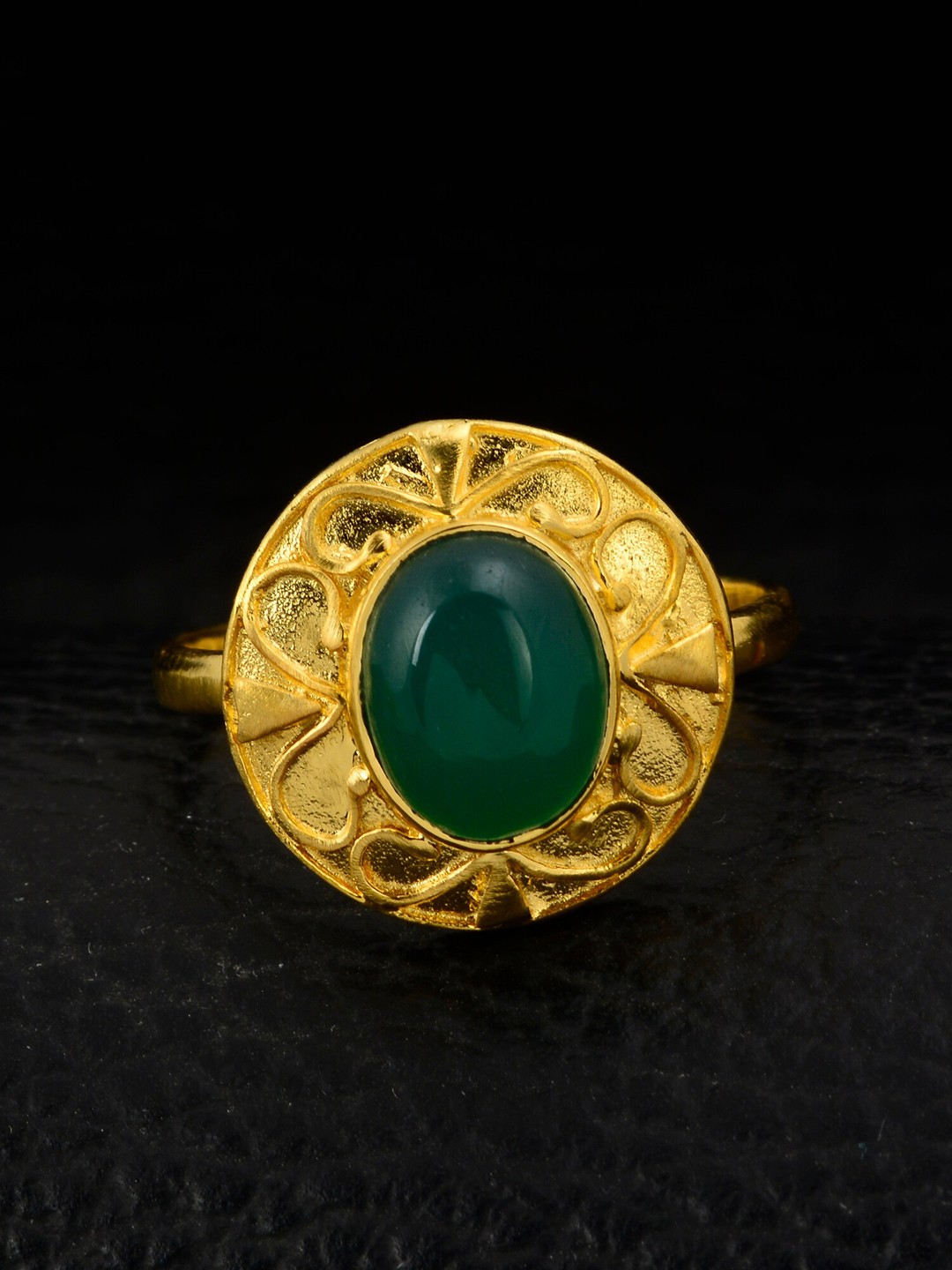 

Silgo Gold-Plated Green Stone-Studded Finger Ring