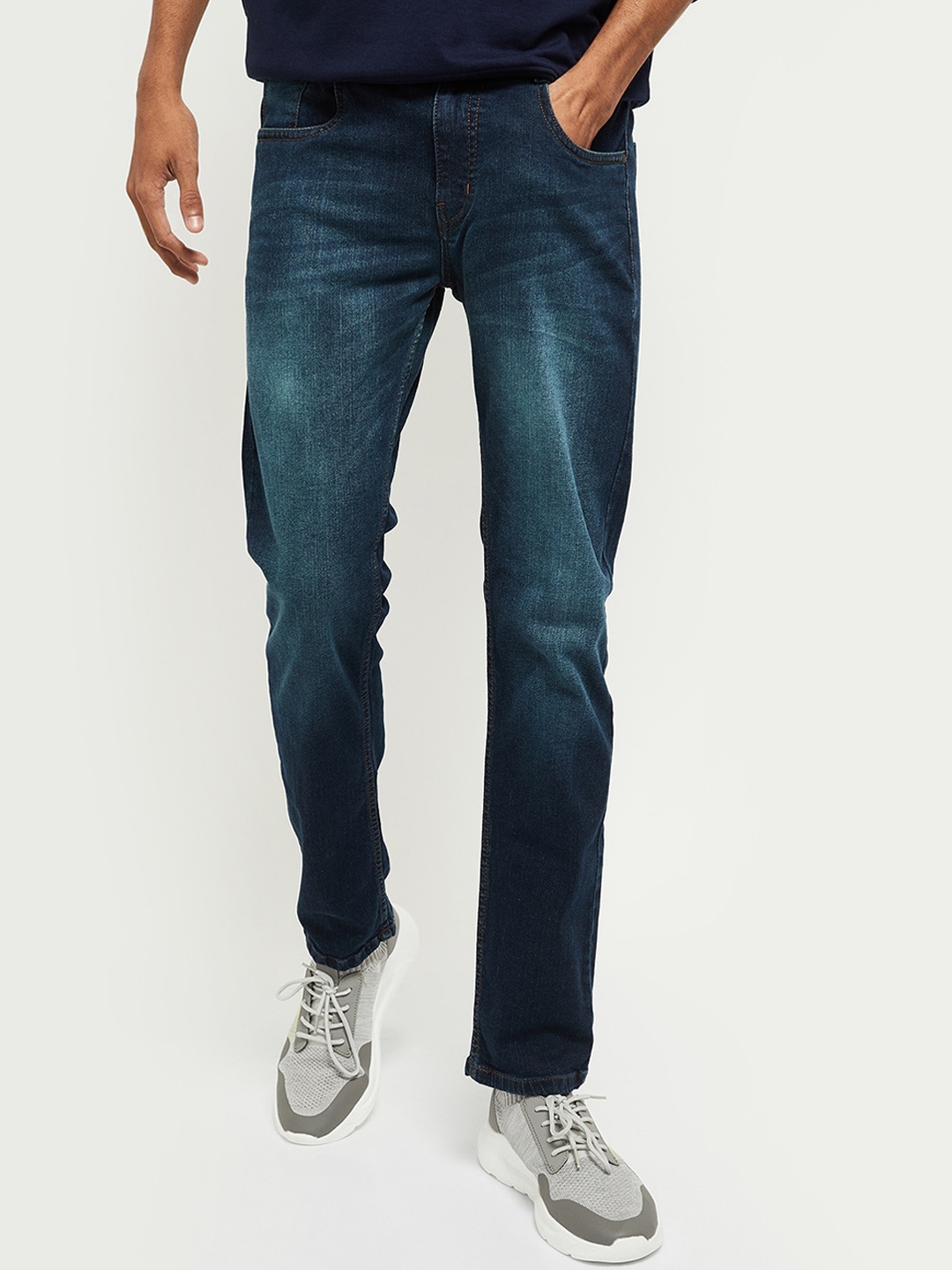 

max Men Blue Slim Fit Heavy Fade Stretchable Jeans
