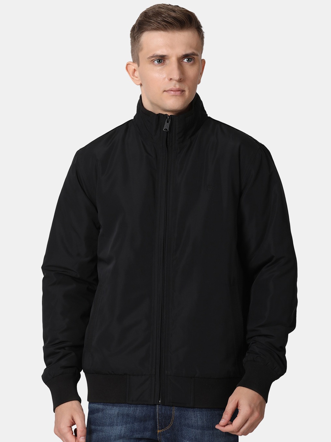 

t-base Men Black Lightweight Padded Jacket