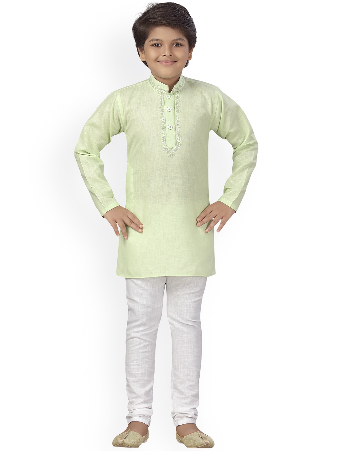 

Aj DEZInES Boys Green Embroidered Regular Thread Work Kurta with Pyjamas