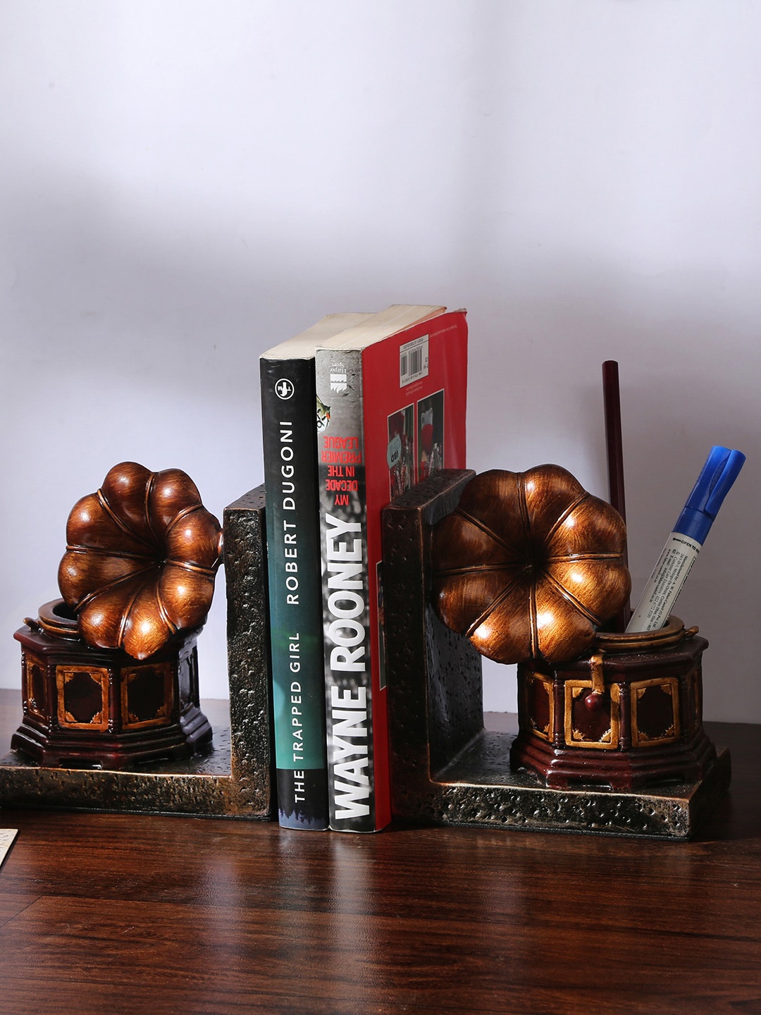 

Bigsmall Set Of 2 Brown Vintage Gramophone Bookends With Pen Stand
