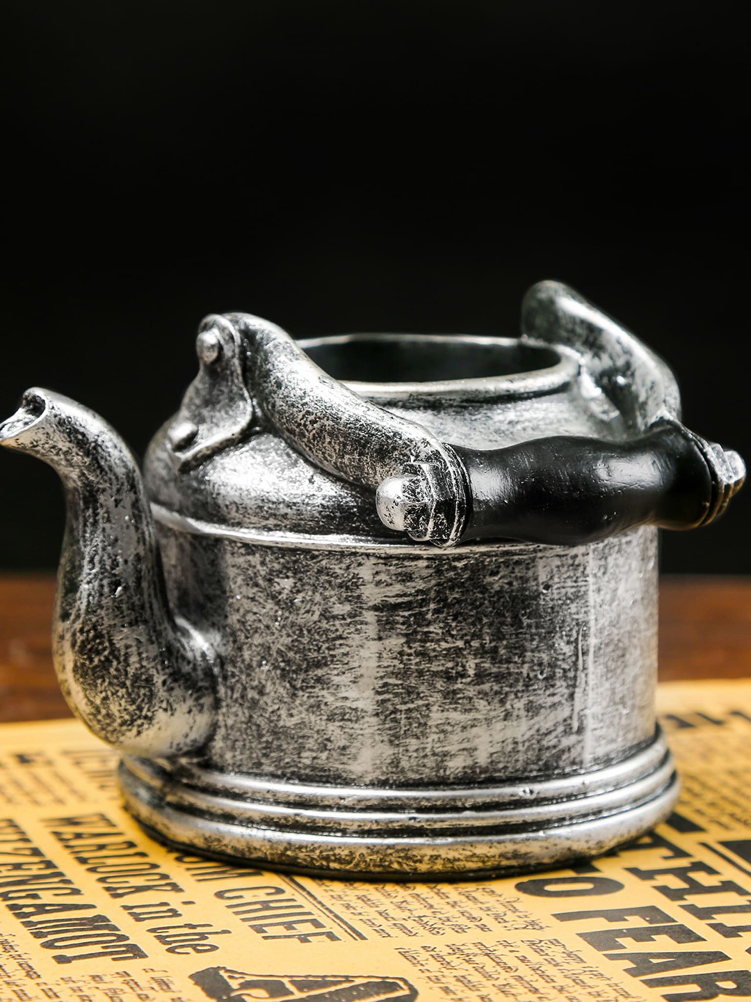 

Bigsmall Silver Toned Kettle Stationery Holder