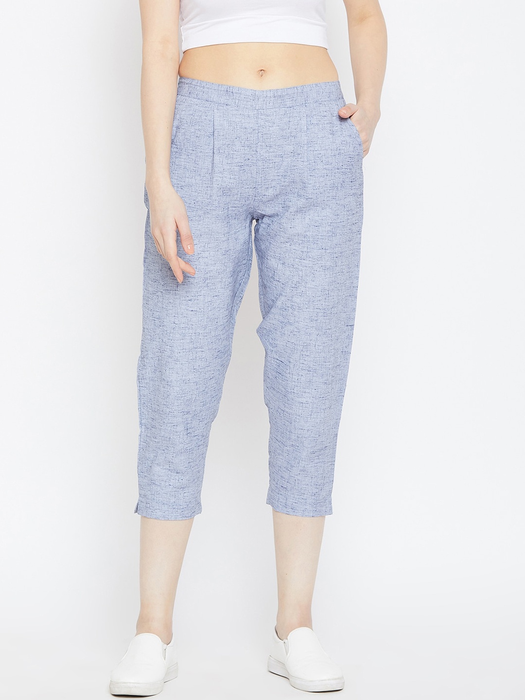 

Bitterlime Women Blue Textured Relaxed Pleated Cropped Trousers