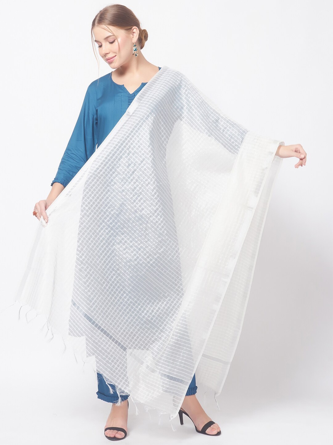 

Dupatta Bazaar White Striped Dupatta