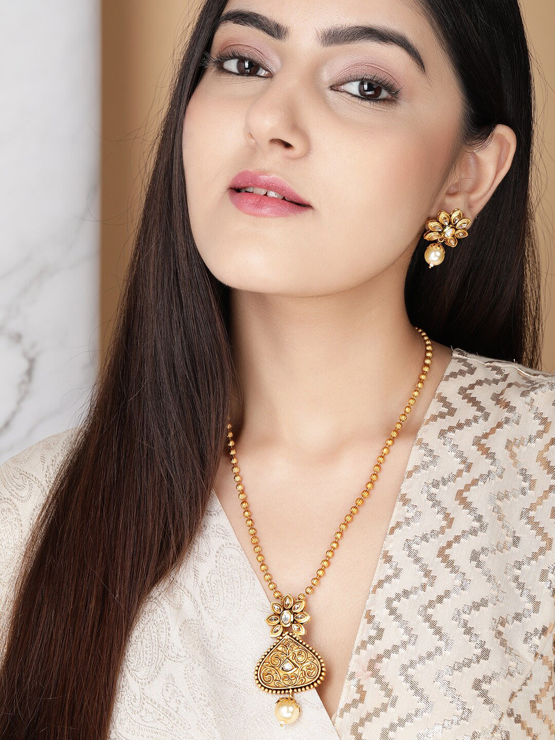 

Rubans Gold Toned & White Brass Gold-Plated Kundan Necklace Set With Earrings