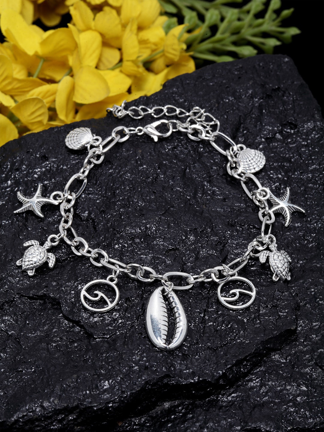 

Ferosh Silver-Toned Starfish & Shell Patterned Anklet