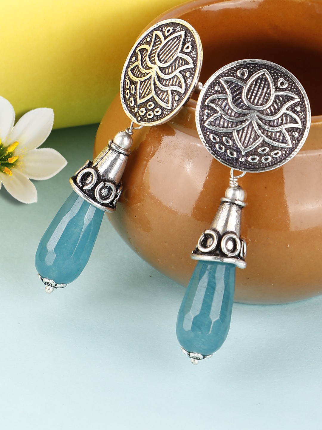 

FIROZA Silver-Toned & Green Teardrop Shaped Studs Earrings