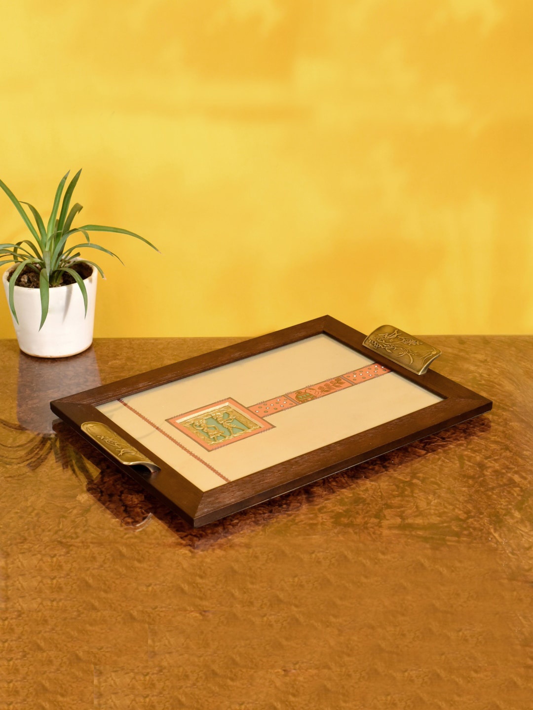 

AAKRITI ART CREATIONS Brown & Beige Patterned Wooden Serving Tray