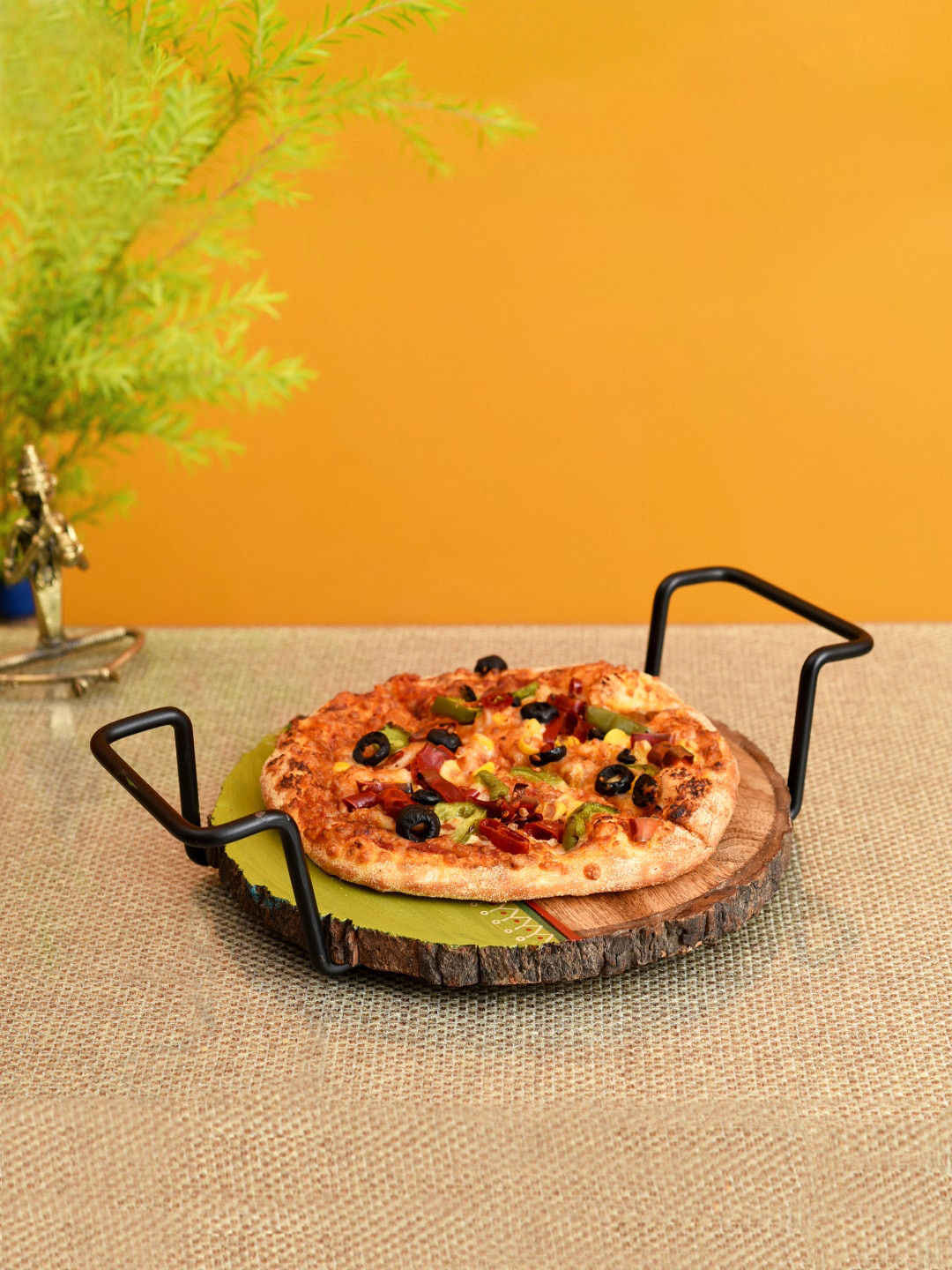 

AAKRITI ART CREATIONS Brown & Green Pizza Server with Metal Handles