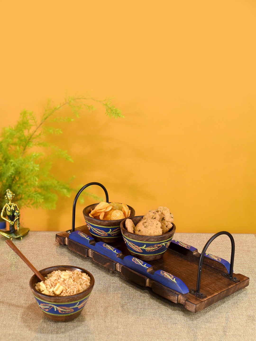 

AAKRITI ART CREATIONS Brown & Blue 4 Pieces Hand Painted Matte Bowls With Tray