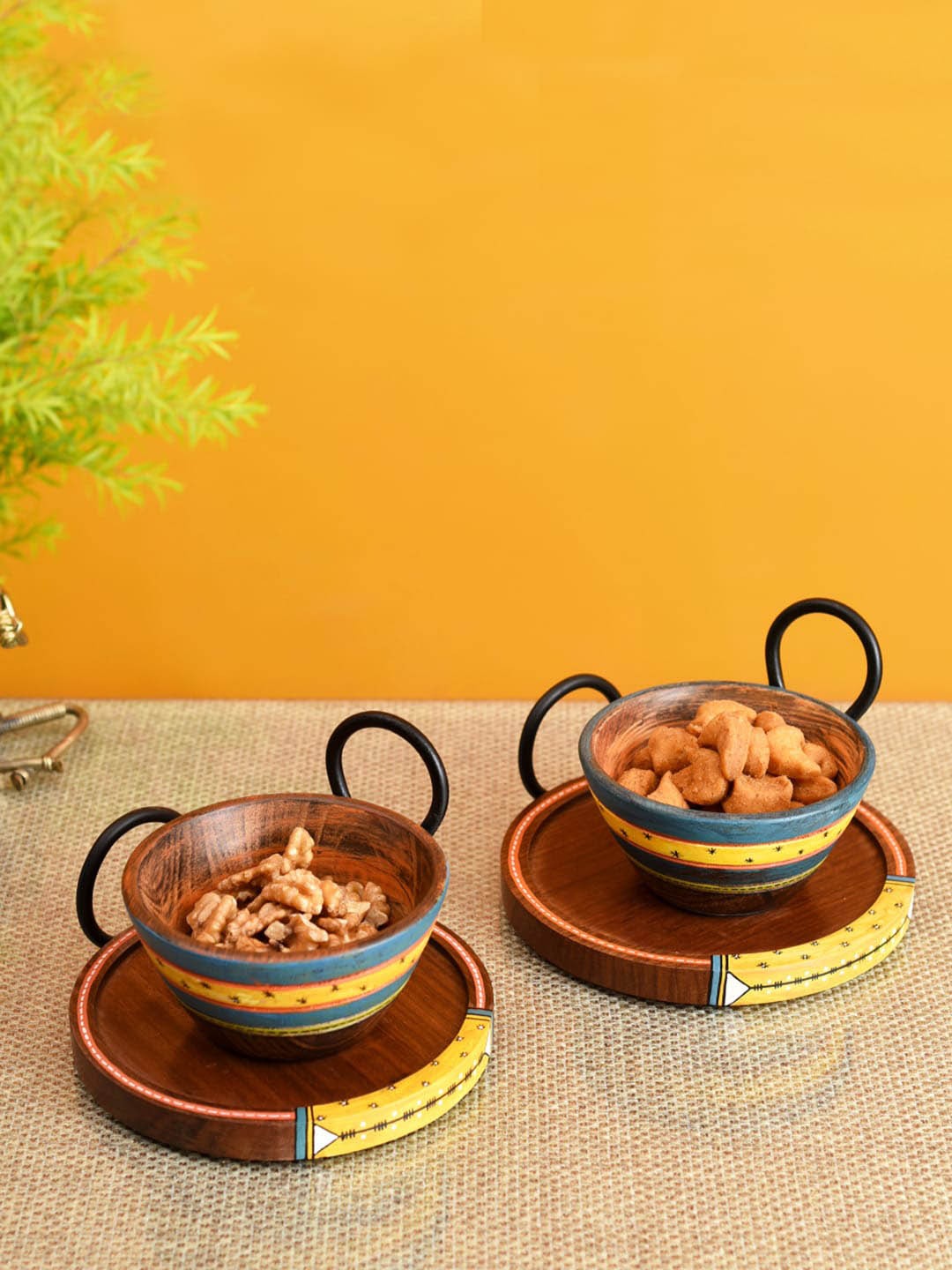 

AAKRITI ART CREATIONS Brown 2 Ceramic Printed Matte Bowls & 2 Trays