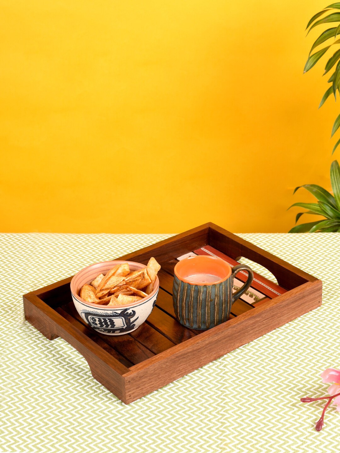 

AAKRITI ART CREATIONS Set Of 2 Brown & Orange Flower Pattern Handcrafted Trays