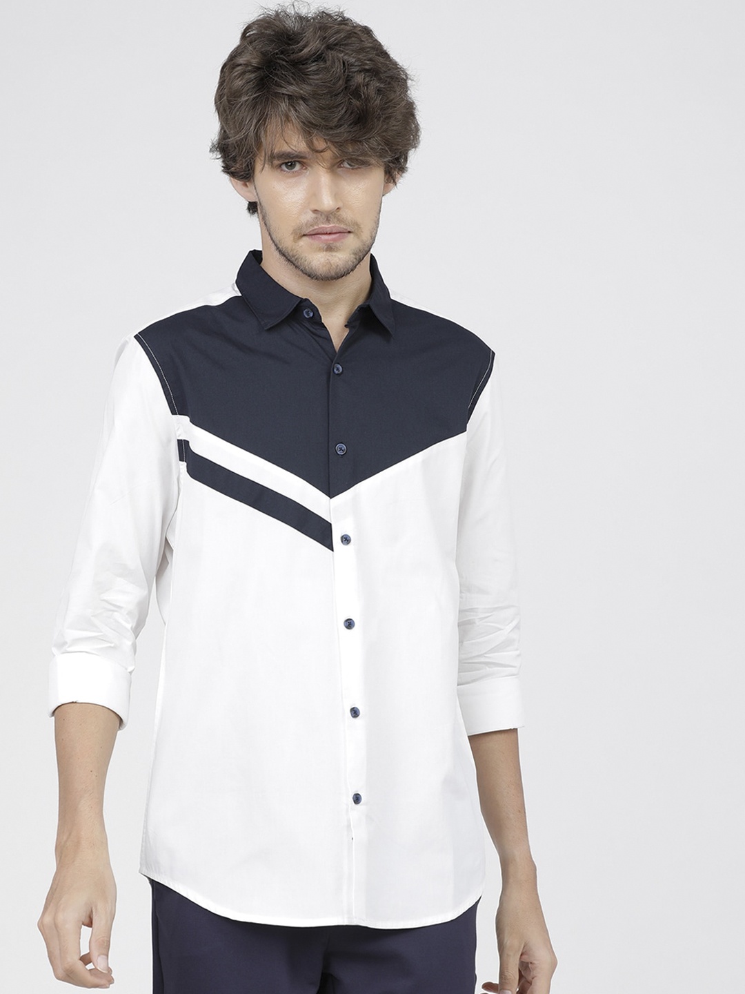 

HIGHLANDER Men White & Navy Blue Slim Fit Opaque Colourblocked Casual Shirt