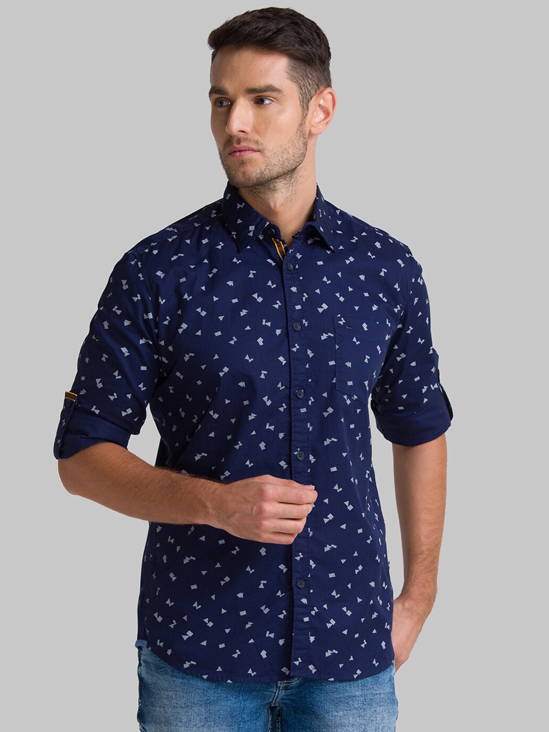 

Parx Men Blue & Grey Slim Fit Opaque Geometric Printed Cotton Casual Shirt