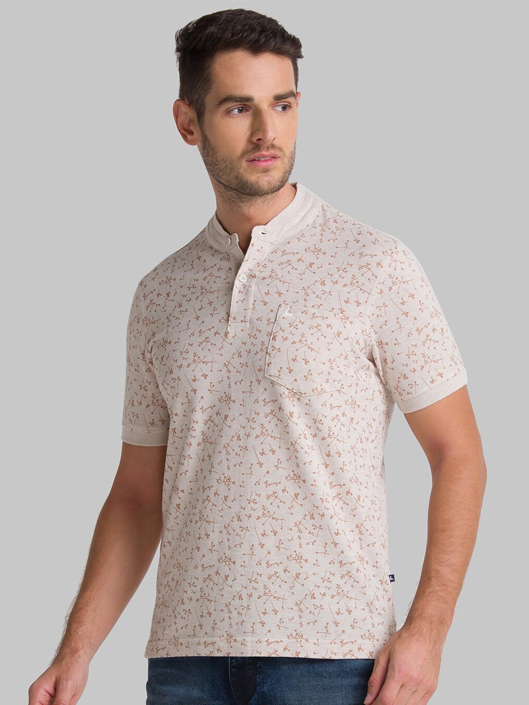 

Parx Men White Mandarin Collar Pockets T-shirt