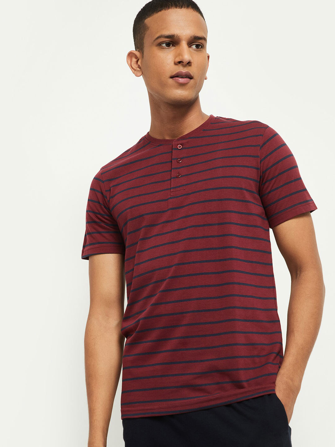 

max Men Maroon & Navy Blue Striped Polo Collar T-shirt