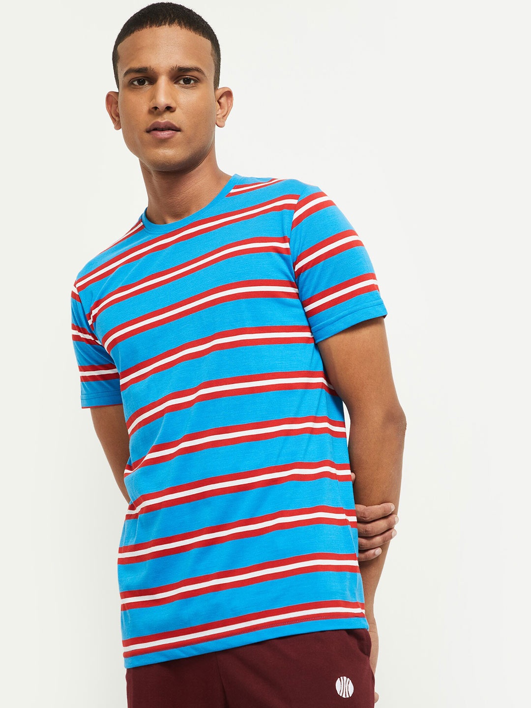 

max Men Blue Striped T-shirt