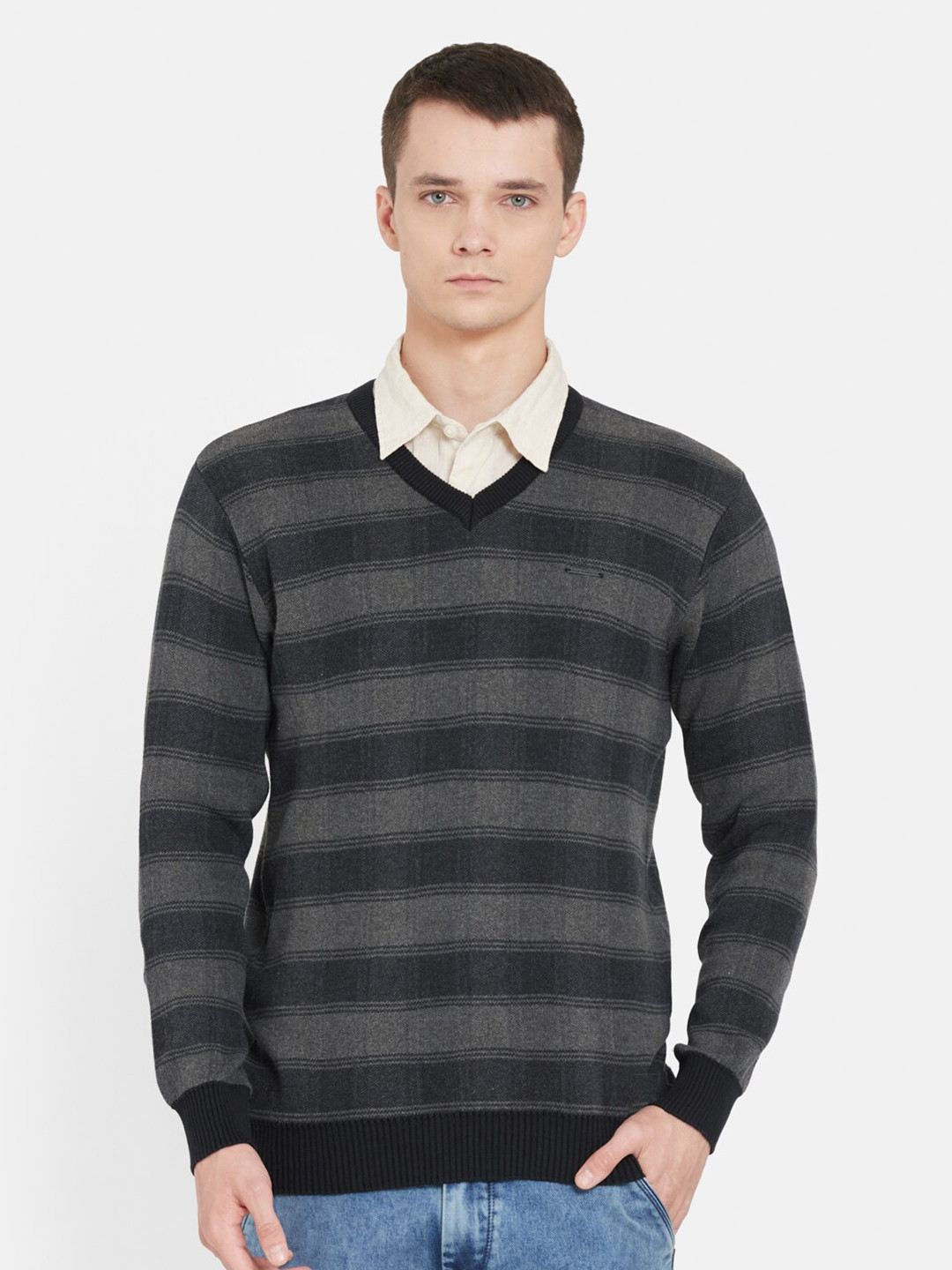 

Duke Men Black & Grey Checked Full Sleeves Pullover