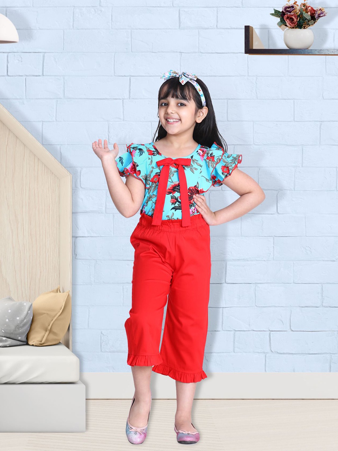 

Cutiekins Girls Blue & Red Printed Top with Capris