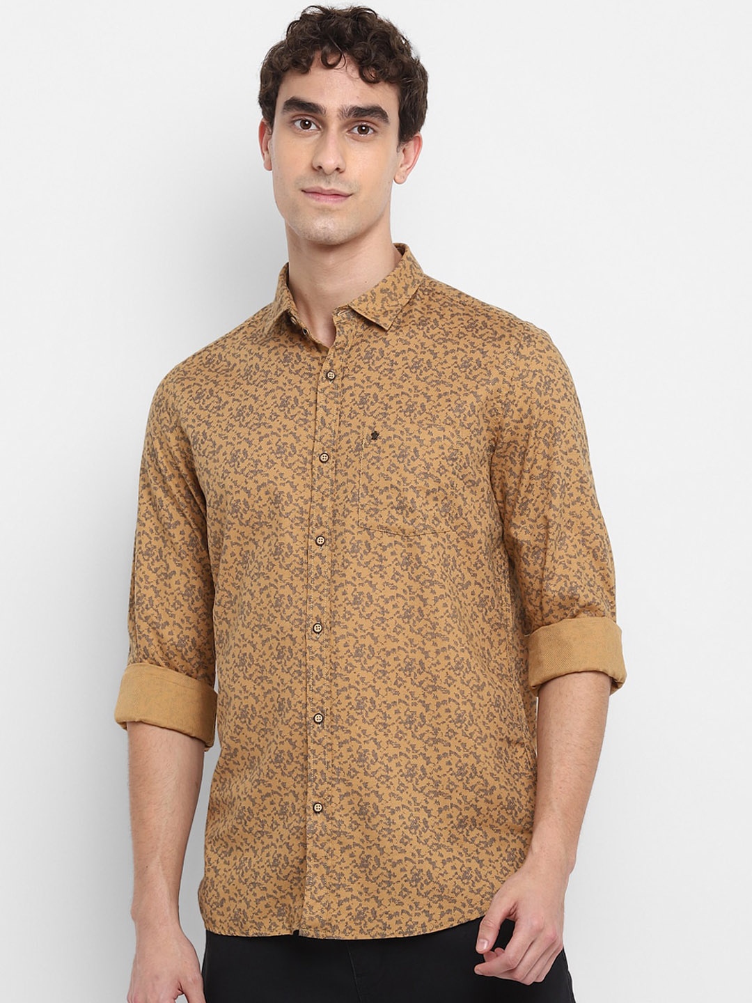 

Turtle Men Khaki Slim Fit Floral Opaque Printed Casual Shirt