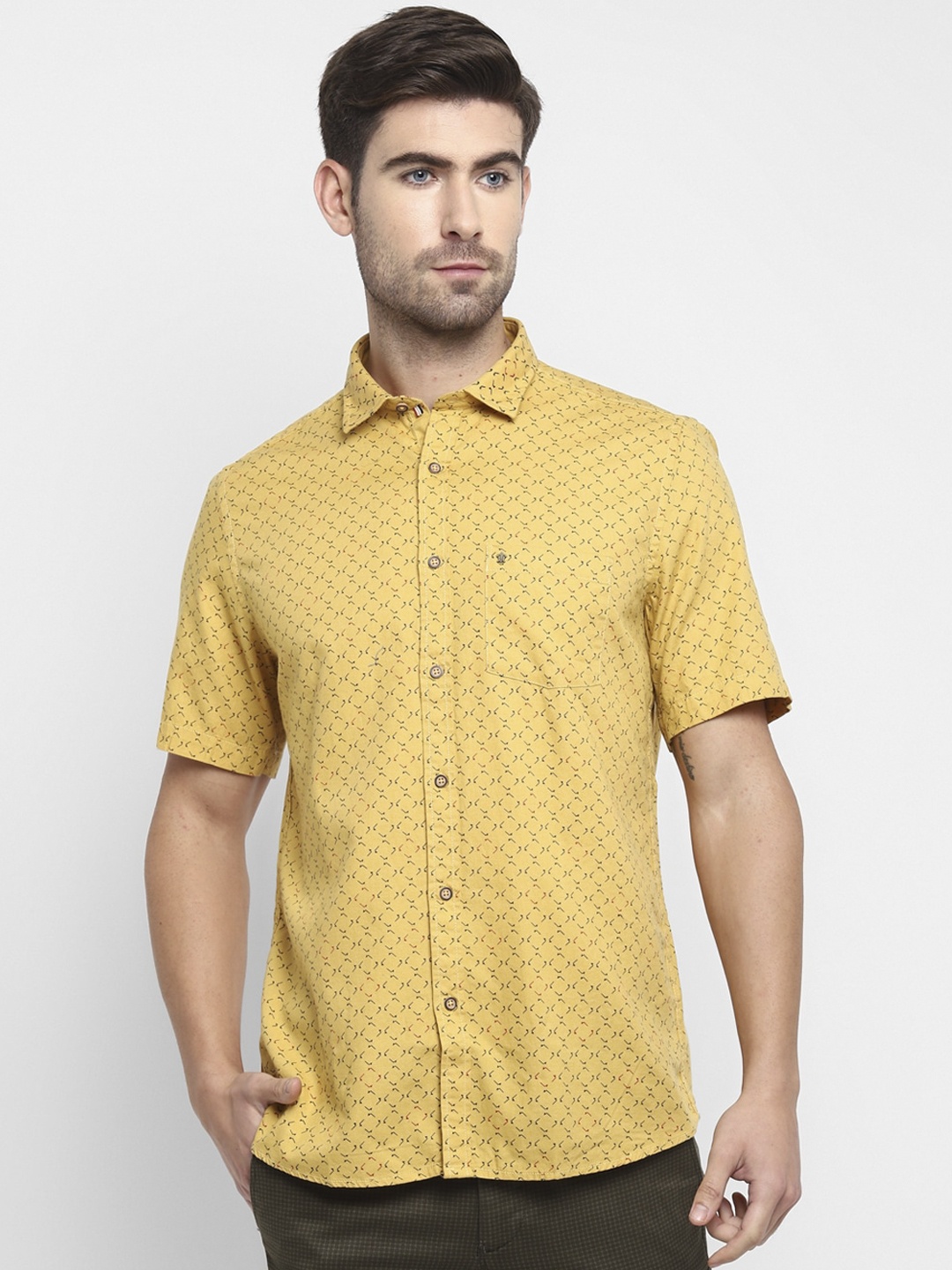

Turtle Men Yellow Slim Fit Opaque Printed Casual Shirt