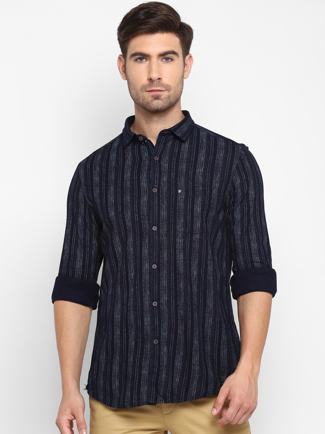 

Turtle Men Blue Skinny Fit Opaque Striped Casual Shirt