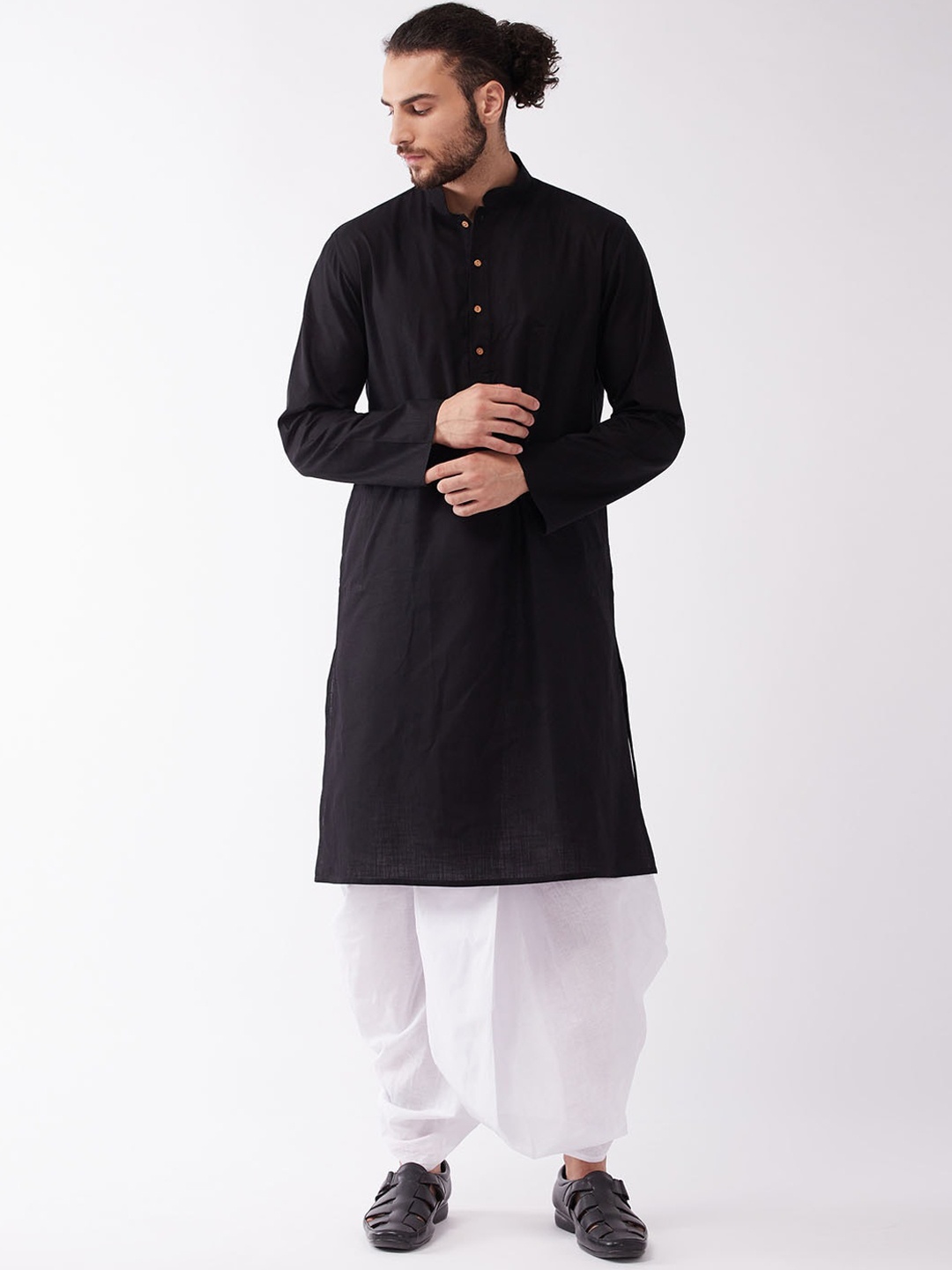 

VASTRAMAY Men Black Solid Kurta With Dhoti Set