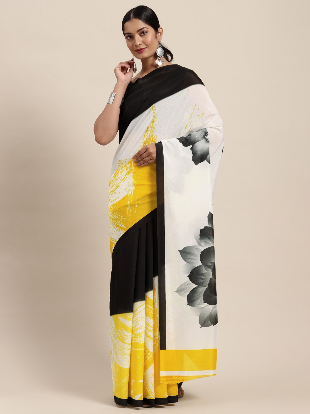 

cbazaar Women Black & White Floral Printed Silk Cotton Saree