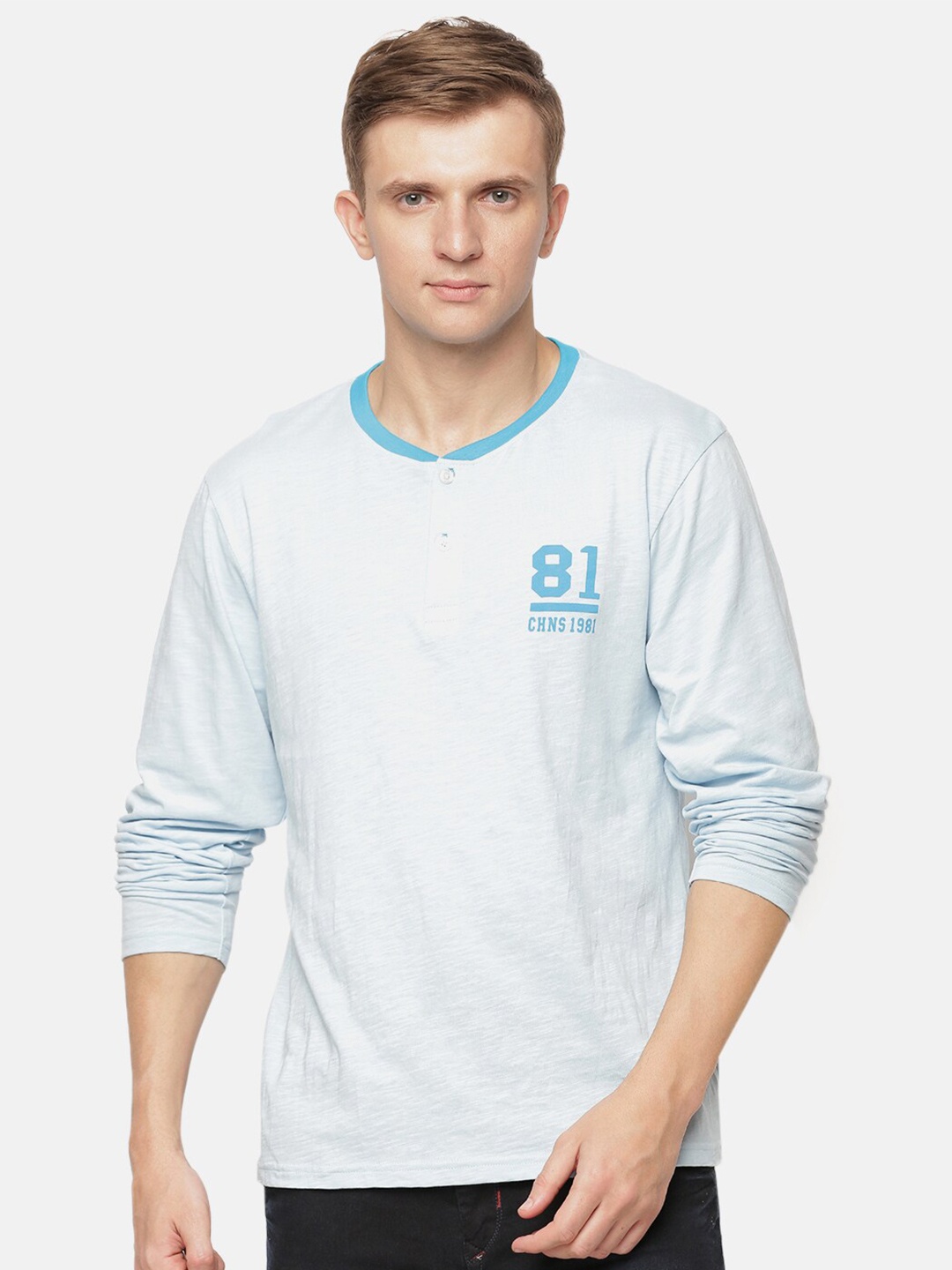 

Chennis Men Blue Henley Neck Applique Slim Fit T-shirt