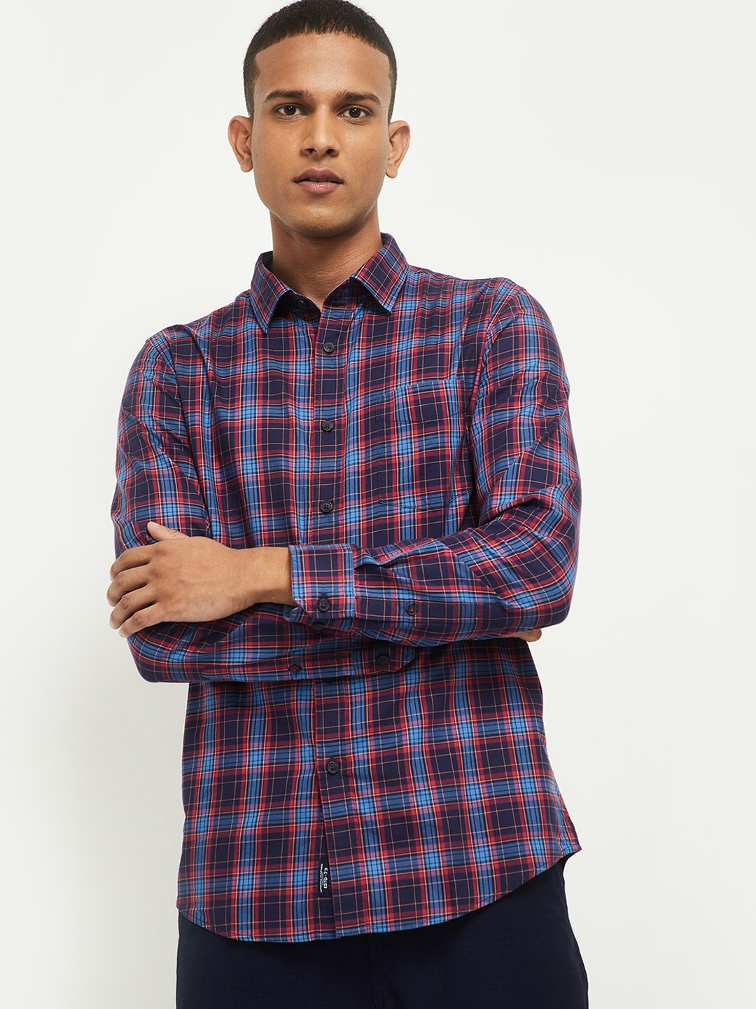 

max Men Navy Blue Tartan Checks Opaque Checked Casual Shirt