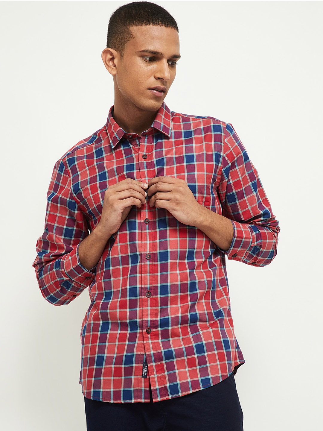 

max Men Red Tartan Checks Opaque Cotton Casual Shirt
