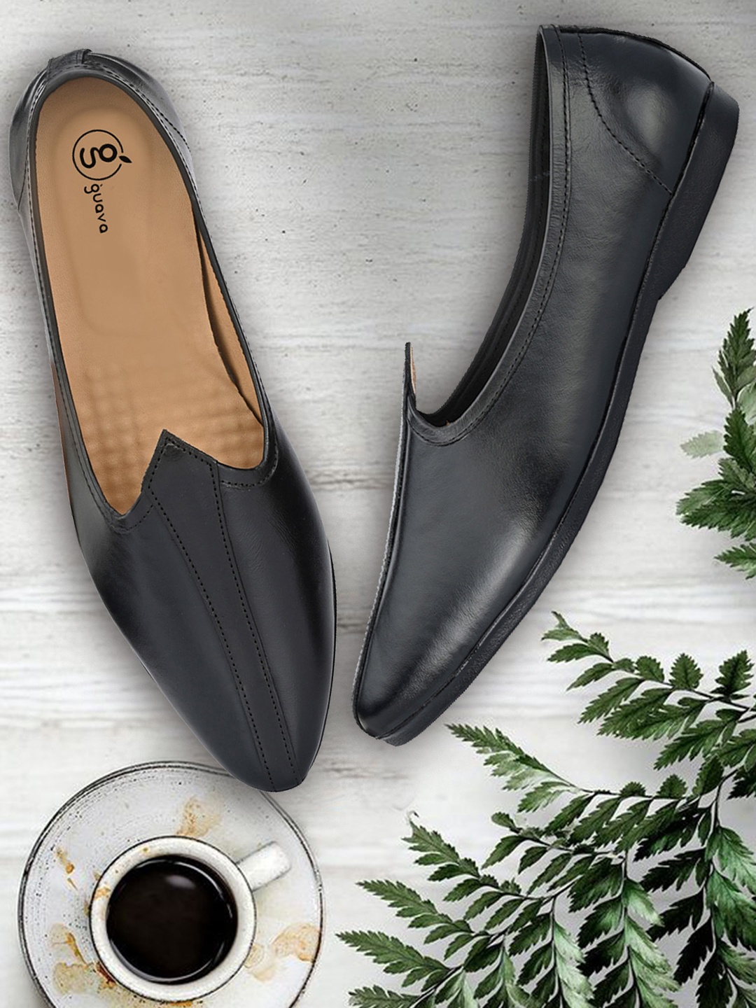 

Guava Men Black Leather Mojaris