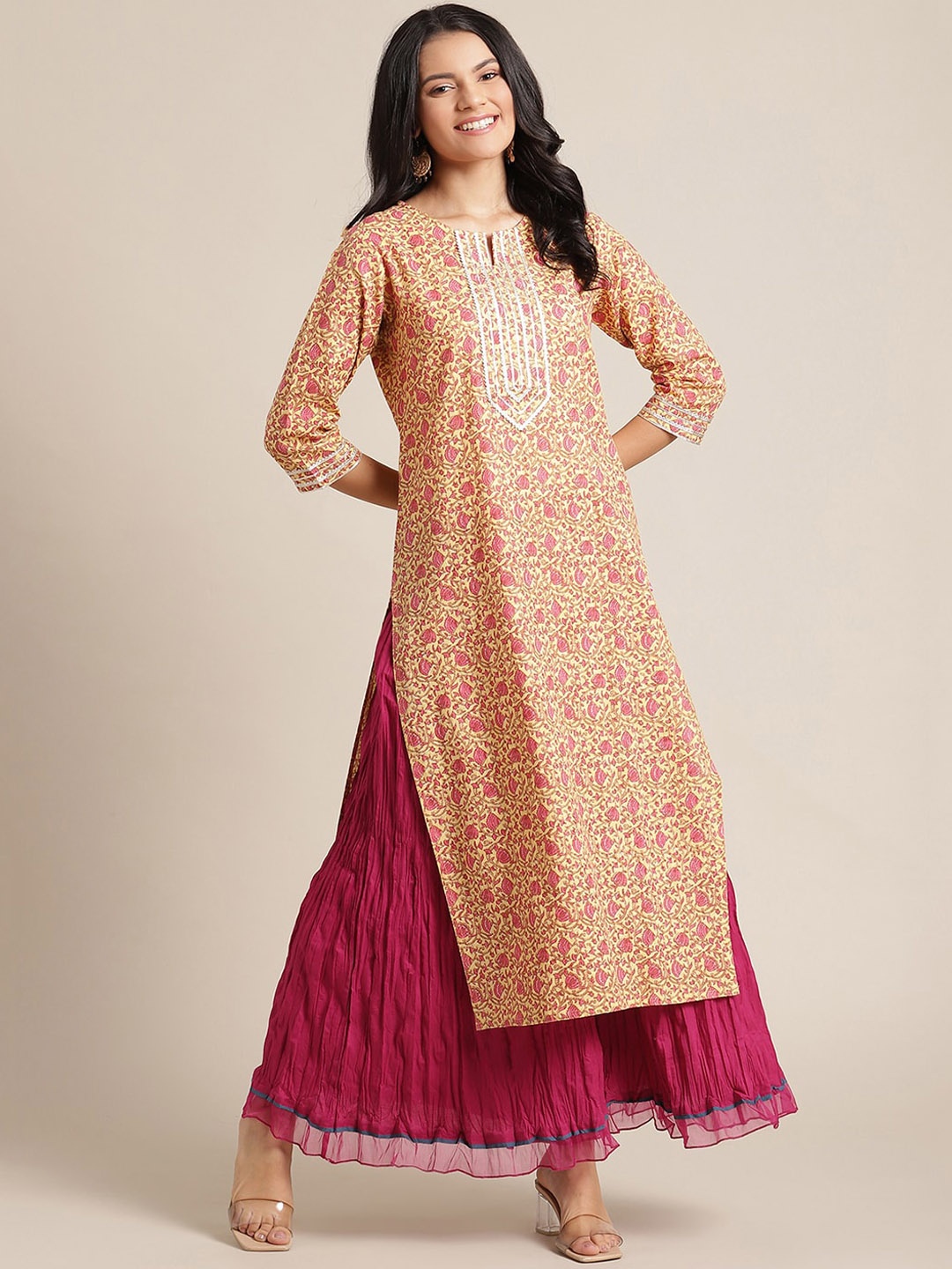 

Varanga Women Yellow Floral Printed Kurta