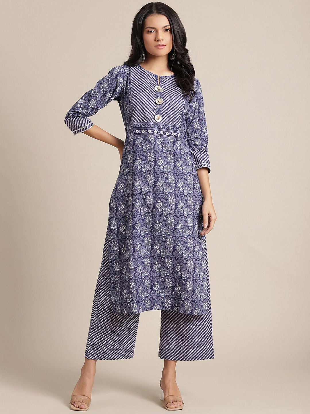 

Varanga Women Blue Floral Printed Regular Kurta with Palazzos
