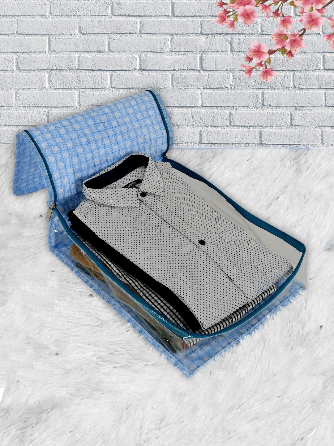 

Kuber Industries Blue & White Checked Wardrobe Organiser